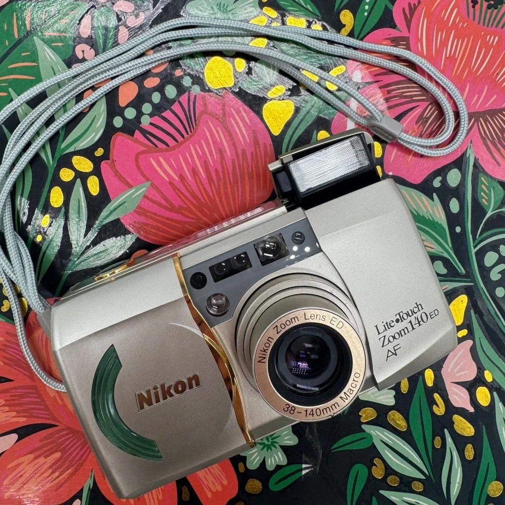 Nikon Lite Touch Zoom 140 ED AF 35mm Film Camera Quartz Date 38-140mm Macro